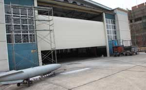 沈陽(yáng)軍區(qū)工業(yè)卷簾門(mén)案例 - 中出網(wǎng)-智能出入口與停車(chē)充電門(mén)戶(hù)