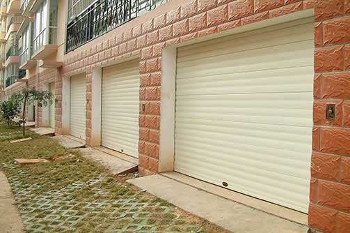 中建五局車庫卷簾門案例 - 中出網(wǎng)-智能出入口與停車充電門戶