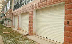 中建五局車(chē)庫(kù)卷簾門(mén)案例 - 中出網(wǎng)-智能出入口與停車(chē)充電門(mén)戶(hù)