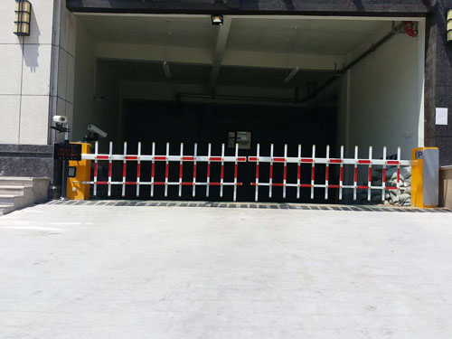 熱烈祝賀安陽出安智能欄柵道閘進駐安陽市樂宜購物中心