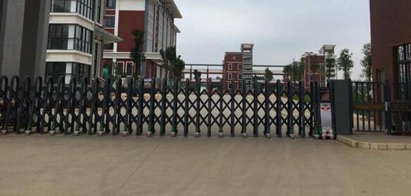 鳴謝卓越技工學(xué)校應(yīng)用保定出安智能電動伸縮門