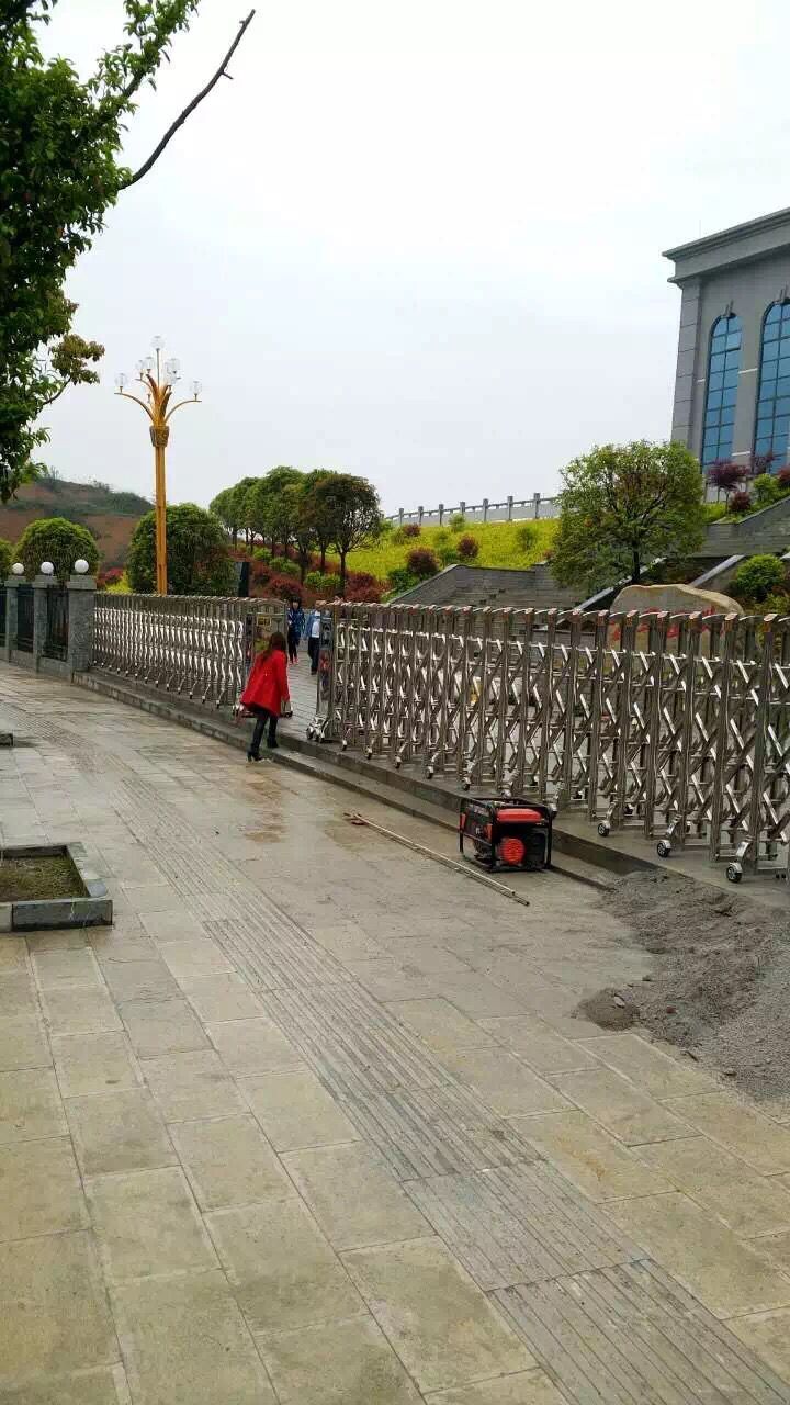 畢節(jié)大方縣檢察院電動伸縮門案例 - 中出網(wǎng)-智能出入口與停車充電門戶