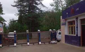 畢節(jié)市第一中學伸縮門案例