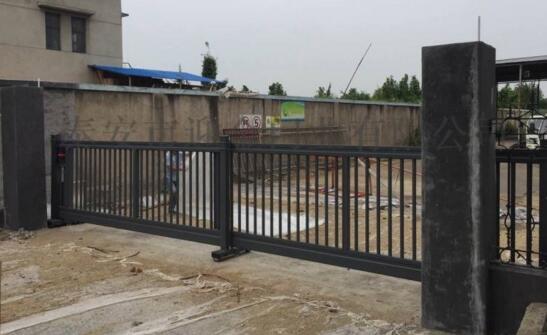 有人要爬門怎么辦？怎么保障本溪懸浮門內(nèi)以及人員的安全呢？