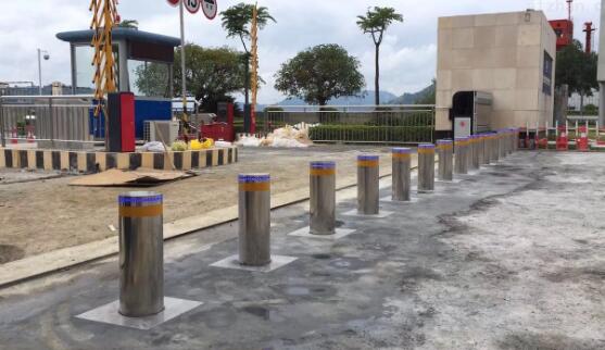 青島學(xué)校防沖撞升降柱