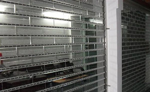 青島出安智能卷簾門被青島麥格自動化設備有限公司應用 