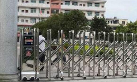 寧波如意股份有限公司安裝寧波出安智能電動(dòng)伸縮門正式投入使用