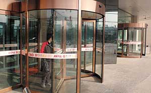 三翼旋轉門 - 三翼旋轉門