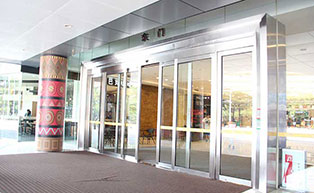 廣州奧園廣場自動(dòng)門工程案例 - 中出網(wǎng)-智能出入口與停車充電門戶