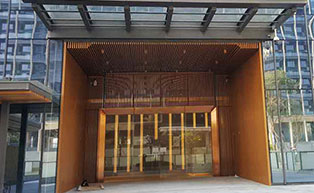 深圳龍華希爾頓逸林酒店自動(dòng)門工程案例 - 中出網(wǎng)-智能出入口與停車充電門戶