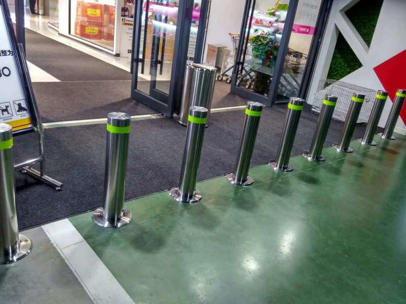 鄭州出安智能可移動(dòng)不銹鋼升降柱進(jìn)駐河南鄭州新田360廣場(chǎng)