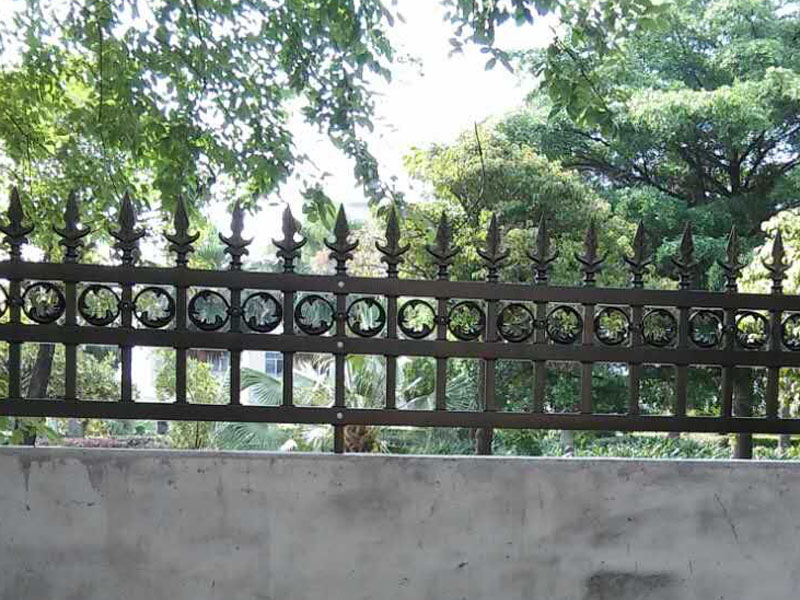 東莞出安智能護(hù)欄進(jìn)駐東莞辰熙小學(xué)