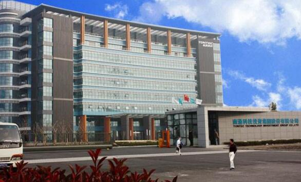 南通出安智能道閘成南通科技投資集團(tuán)股份有限公司大門口一道美景