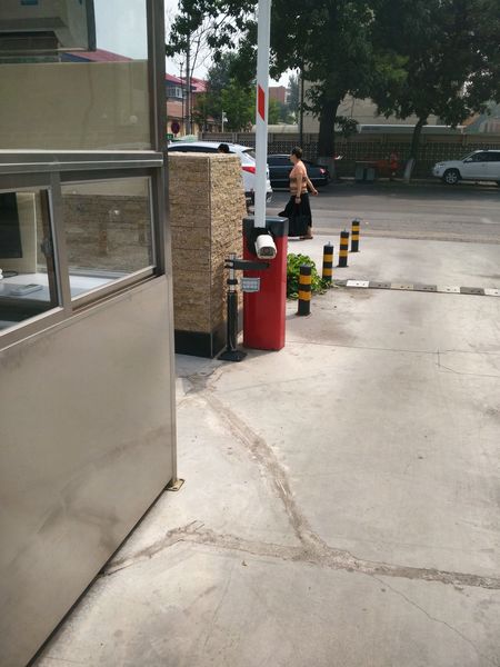 唐山出安智能道閘進(jìn)駐唐山華巖商業(yè)廣場(chǎng)