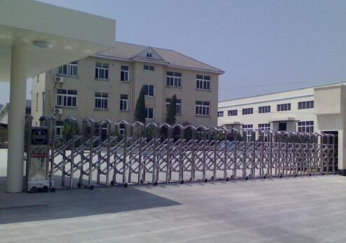 唐山出安智能伸縮門成為唐山東方雙語學(xué)校的門柱