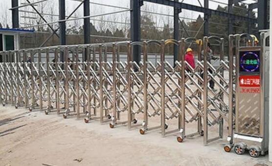 唐山出安智能伸縮門進駐唐山按摩學(xué)校大門口