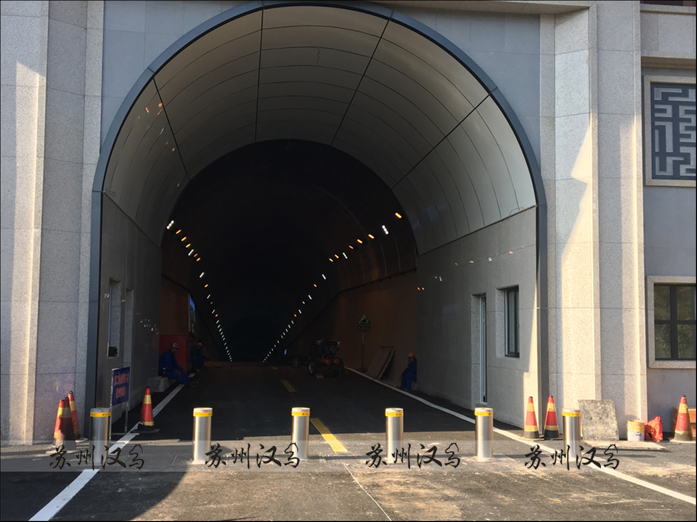 常州出安智能防沖撞型液壓升降柱進(jìn)駐常州溧陽水電站