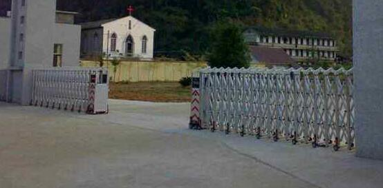 溫州出安智能電動伸縮門帶給溫州市鹿城區(qū)職業(yè)技術(shù)學(xué)校的形象展示