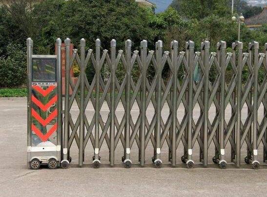 溫州職業(yè)技能培訓(xùn)學(xué)校項目與溫州出安智能再度合作引進伸縮門