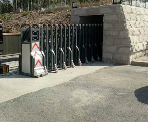 紹興出安智能伸縮門讓紹興飛亞印染有限公司顯得更有個(gè)性