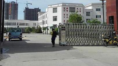 紹興縣藍(lán)天實(shí)驗(yàn)學(xué)校選用紹興出安智能伸縮門