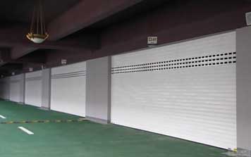 車庫門 - 采光鋁合金電動車庫門
