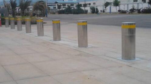 昆明雙柱智能升降柱是道路保護的“勇者”