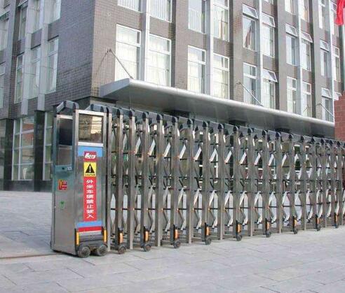 臺(tái)州出安智能電動(dòng)伸縮門(mén)亮相在臺(tái)州初級(jí)中學(xué)大門(mén)口