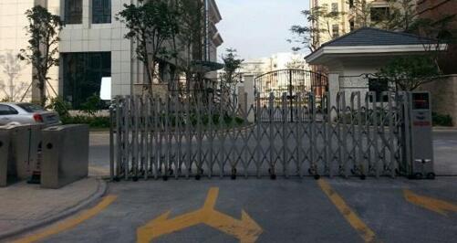 嘉興出安智能伸縮門成功牽手嘉興市秀水經(jīng)濟(jì)信息專修學(xué)院