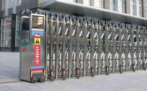 嘉興出安智能電動(dòng)伸縮門閃亮在嘉興海虹機(jī)電科技股份有限公司大門口