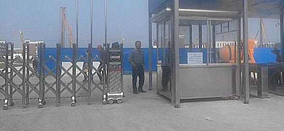 中天公元誠品選用金華出安智能電動伸縮門