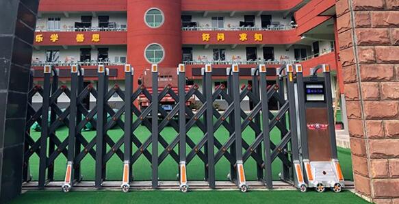 滄州出安智能電動(dòng)伸縮門(mén)點(diǎn)綴滄州炎黃武術(shù)學(xué)校