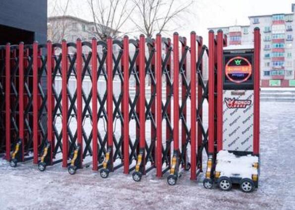 邯鄲出安智能為春華秋實(shí)大門(mén)口增添亮麗伸縮門(mén)