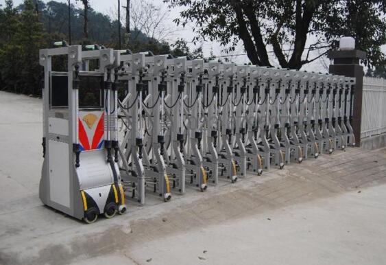 邯鄲出安智能伸縮門(mén)進(jìn)駐陽(yáng)光東尚大門(mén)口