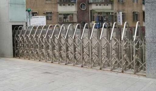 邯鄲出安智能電動伸縮門安裝在邯鄲天籟藝術(shù)學(xué)校大門口