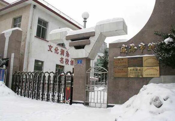 威海出安智能伸縮門為威海市鯨園小學保駕護航