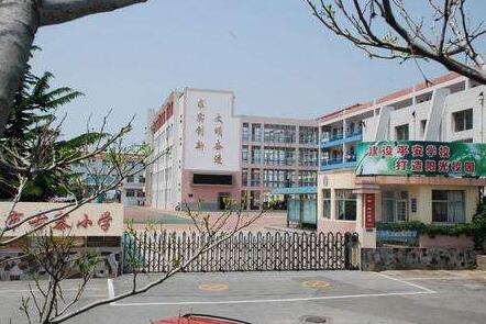 恭賀威海市古寨小學大門口安裝上威海出安智能伸縮門