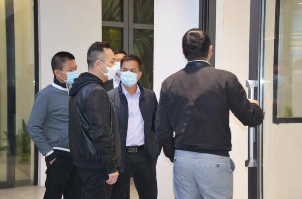 區(qū)、鎮(zhèn)政府領(lǐng)導(dǎo)蒞臨榮高門窗慰問走訪