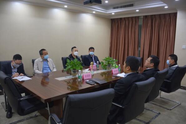 區(qū)、鎮(zhèn)政府領(lǐng)導(dǎo)蒞臨榮高門窗慰問走訪