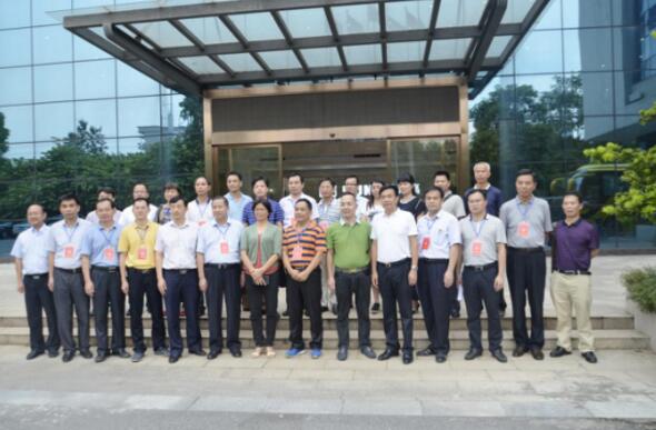 熱烈歡迎信宜市政協(xié)委員會(huì)、三水區(qū)政協(xié)委員會(huì)赴榮高智能門窗考察參觀指導(dǎo) 