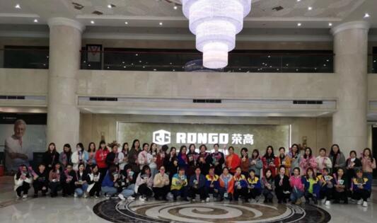 【女神節(jié)快樂】巾幗攬芳華，榮高門窗守護(hù)每一個(gè)獨(dú)特的你！