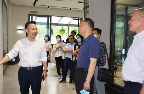 【政企共話發(fā)展】熱烈歡迎“企業(yè)暖春行動(dòng)”工作組蒞臨榮高門窗調(diào)研送溫暖！