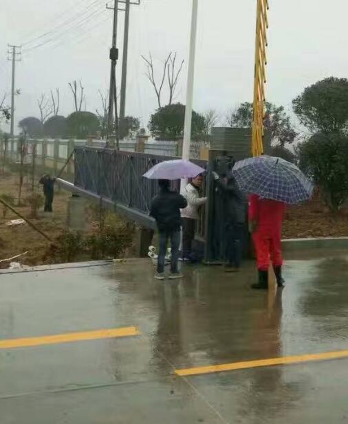 茂名市第三建筑工程有限公司懸浮平移門案例 - 中出網(wǎng)-智能出入口與停車充電門戶