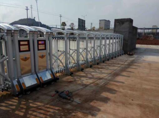 茂名合富花園伸縮門案例 - 中出網(wǎng)-智能出入口與停車充電門戶