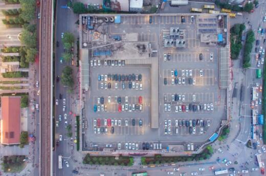 接連中標城市停車項目