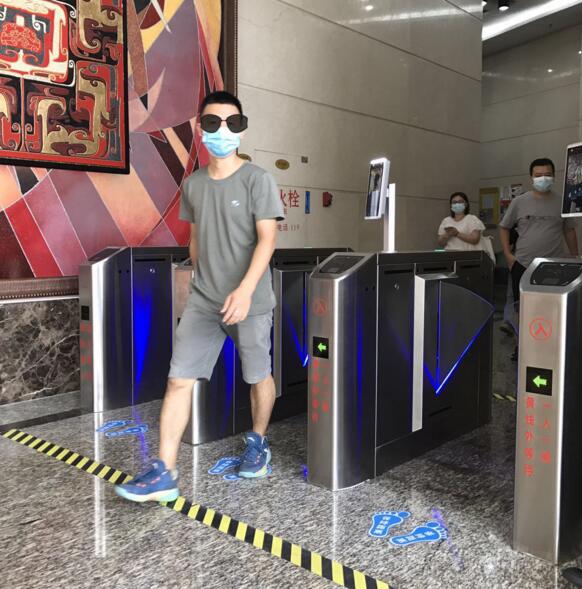 智慧擺閘3405B，員工“刷臉”一秒通行