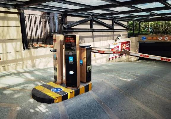 捷順科技聯(lián)合嘉興經(jīng)開公安分局，打造全國(guó)首個(gè)“健康碼通行”停車場(chǎng)！