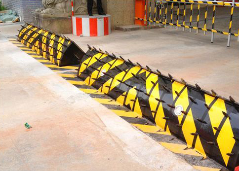 路障機(jī) - 中出網(wǎng)-智能出入口與停車(chē)充電門(mén)戶