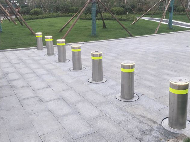 升降柱 - 中出網(wǎng)-智能出入口與停車(chē)充電門(mén)戶(hù)