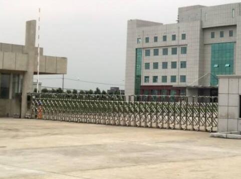 國貿(mào)仁皇選用湖州出安智能電動伸縮門